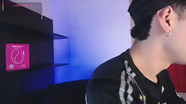 Ezra Storm online show from 10.21.25