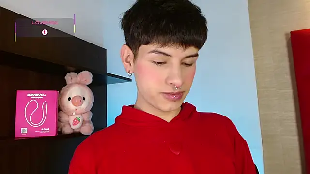 Ezra Storm online show from 11.18.25