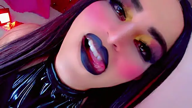 Snapshot of Yareth_Rouss_ chatting on 11.27.25 Yareth Rouss online show from 11.27.25