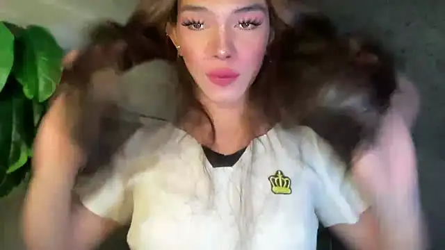 Snapshot of Misselliefayexxx chatting on 12.01.25 Misselliefayexxx online show from 12.01.25