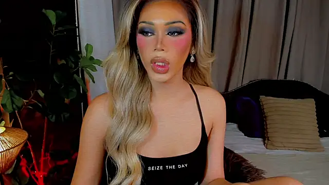 Snapshot of Candicebloom chatting on 03.05.26 Candicebloom online show from 03.05.26