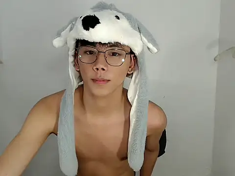 Snapshot of ynotyu chatting on 02.10.26 ynotyu online show from 02.10.26