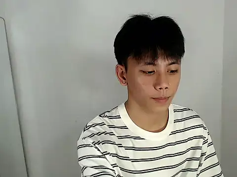 Snapshot of ynotyu chatting on 02.26.26 ynotyu online show from 02.26.26