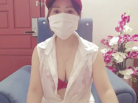 Snapshot of ruby_8x chatting on 11.01.25 ruby 8x online show from 11.01.25