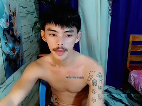 Snapshot of urhunky_boy chatting on 06.25.26 urhunky boy online show from 06.25.26