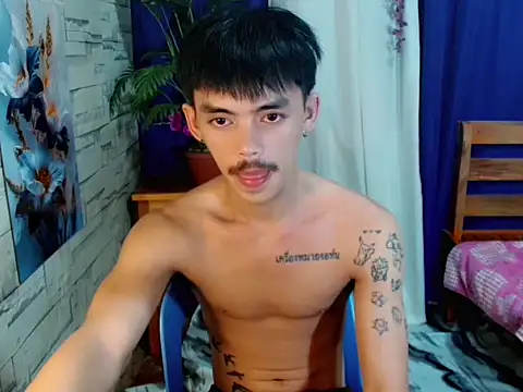 Snapshot of urhunky_boy chatting on 06.26.26 urhunky boy online show from 06.26.26