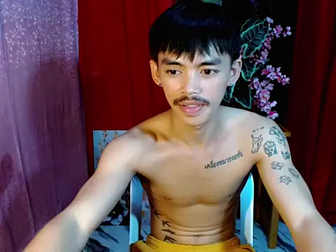 Snapshot of urhunky_boy chatting on 07.01.26 urhunky boy online show from 07.01.26