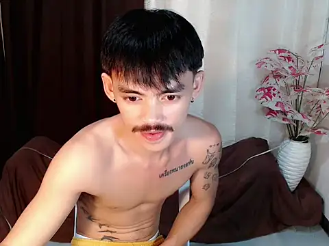 Snapshot of urhunky_boy chatting on 07.28.26 urhunky boy online show from 07.28.26