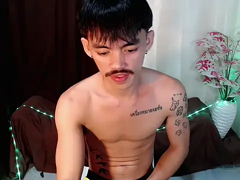 Snapshot of urhunky_boy chatting on 07.31.26 urhunky boy online show from 07.31.26
