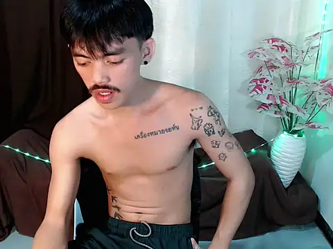 Snapshot of urhunky_boy chatting on 08.04.26 urhunky boy online show from 08.04.26