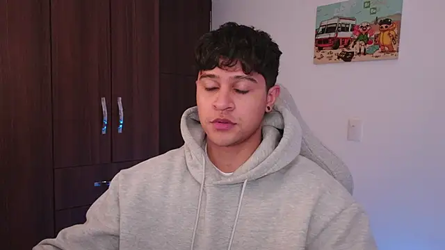 domsantiago  online show from 09.15.25