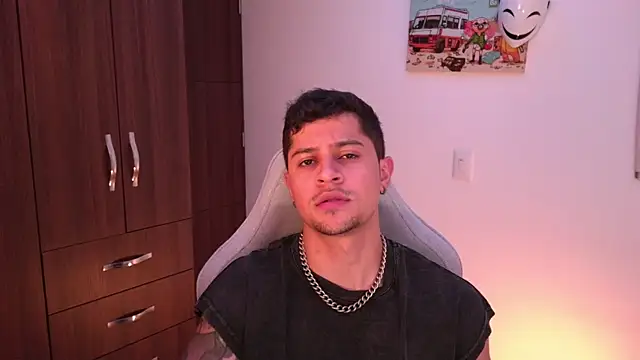 domsantiago  online show from 11.01.25