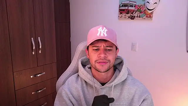 domsantiago  online show from 11.22.25