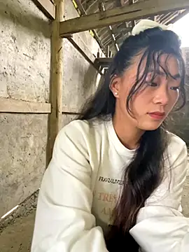 Snapshot of isaaa5 chatting on 10.31.25 isaaa5 online show from 10.31.25