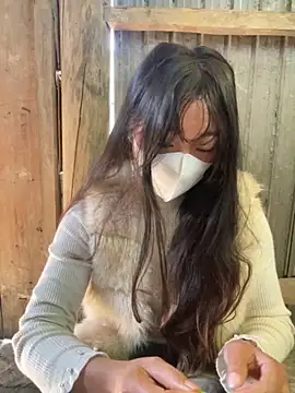 Snapshot of isaaa5 chatting on 11.25.25 isaaa5 online show from 11.25.25