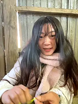 Snapshot of isaaa5 chatting on 11.28.25 isaaa5 online show from 11.28.25