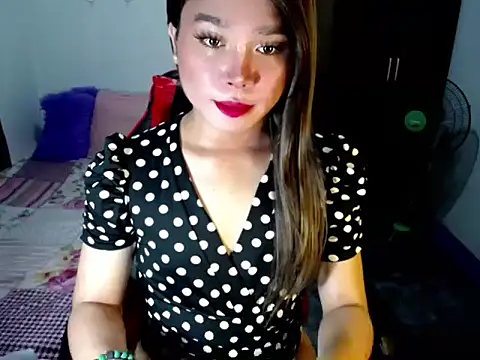 Urassiansweetcummer online show from 10.28.25