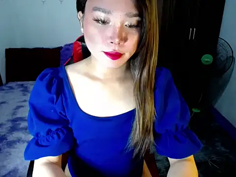 Urassiansweetcummer online show from 11.16.25