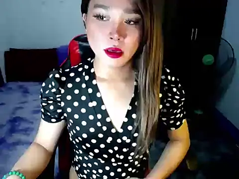 Urassiansweetcummer online show from 11.23.25