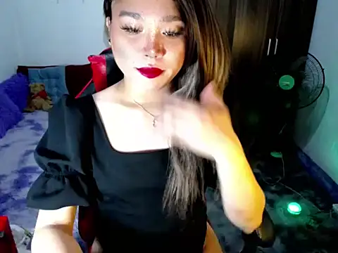 Urassiansweetcummer online show from 03.20.26