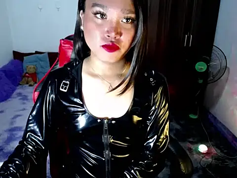 Urassiansweetcummer online show from 05.04.26