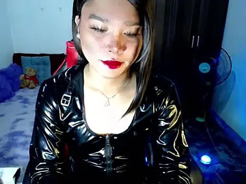 Urassiansweetcummer online show from 05.05.26