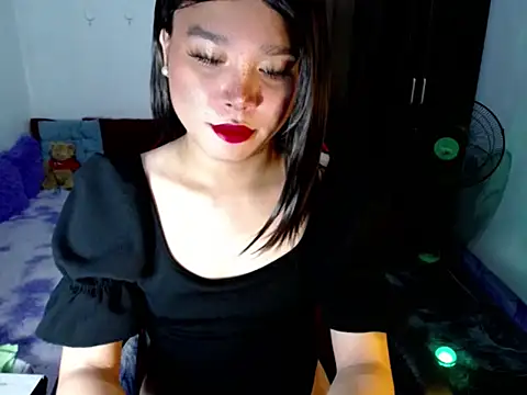 Urassiansweetcummer online show from 05.08.26