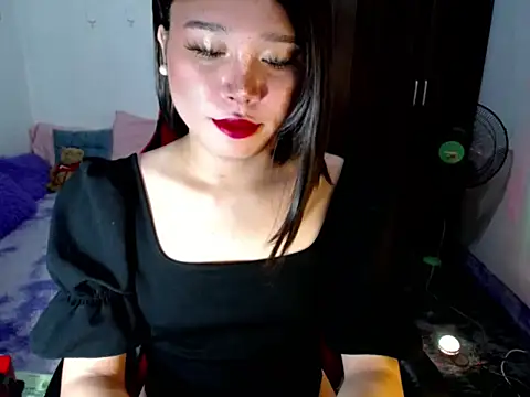 Urassiansweetcummer online show from 05.23.26