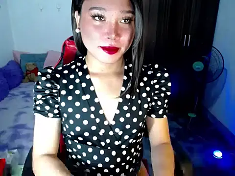 Urassiansweetcummer online show from 05.24.26