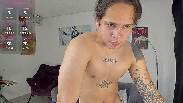 Snapshot of Maximiliano_scoott__ chatting on 05.26.26 Maximiliano scoott online show from 05.26.26