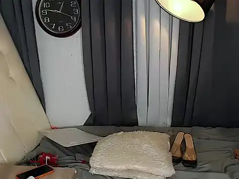 Foxxy Barbie online show from 04.25.26