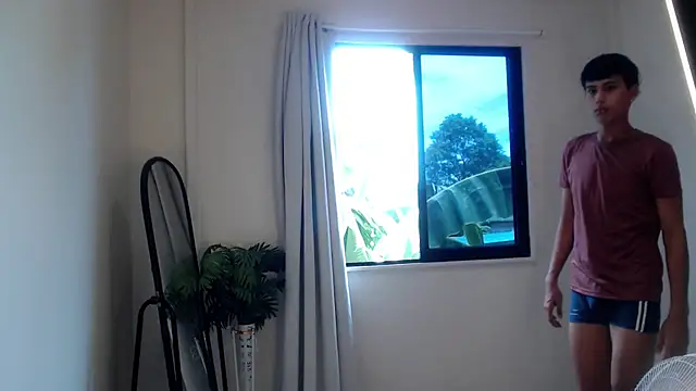 Snapshot of shokolet_2001 chatting on 09.15.25 shokolet 2001 online show from 09.15.25