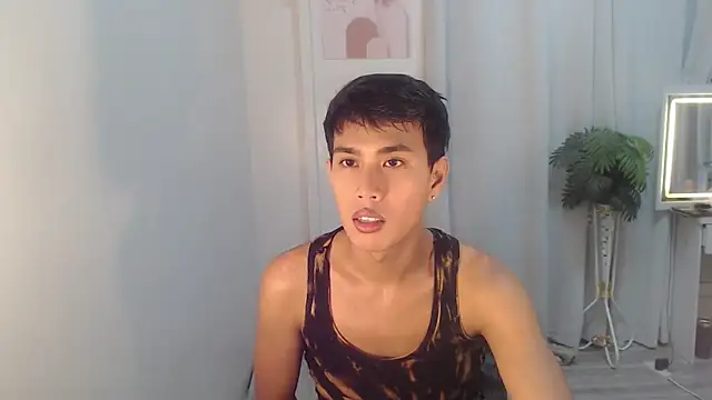 Snapshot of shokolet_2001 chatting on 02.01.26 shokolet 2001 online show from 02.01.26