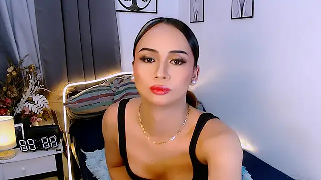 Snapshot of Zialustts chatting on 10.10.25 Zialustts online show from 10.10.25