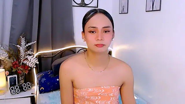 Snapshot of Zialustts chatting on 11.23.25 Zialustts online show from 11.23.25