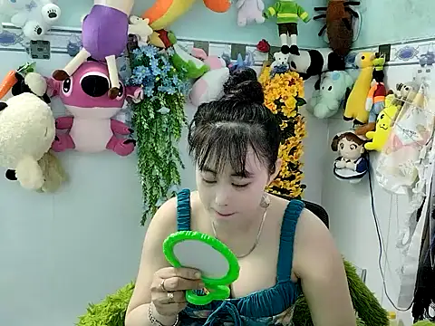 emgaixinhngoan online show from 11.19.25