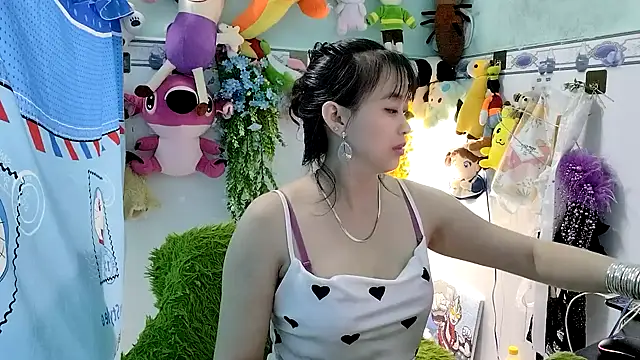 emgaixinhngoan online show from 11.19.25