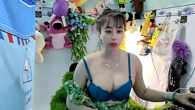 emgaixinhngoan online show from 11.21.25