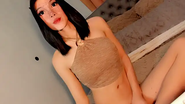 Snapshot of bella_enchantra chatting on 10.29.25 bella enchantra online show from 10.29.25