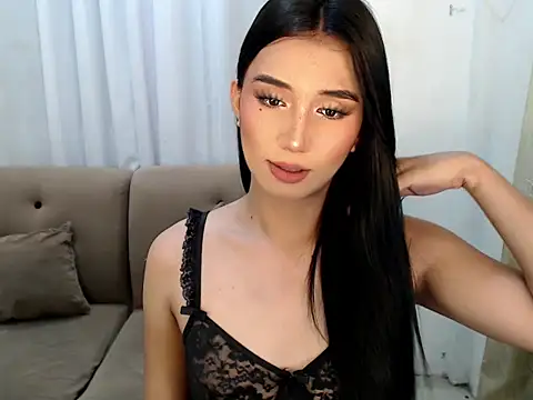 yourfuckingtrisha online show from 10.01.25
