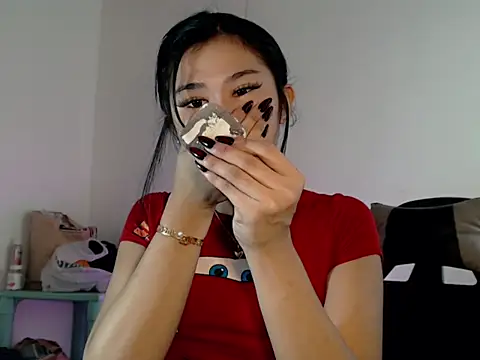 Maxine Sucks online show from 12.15.25