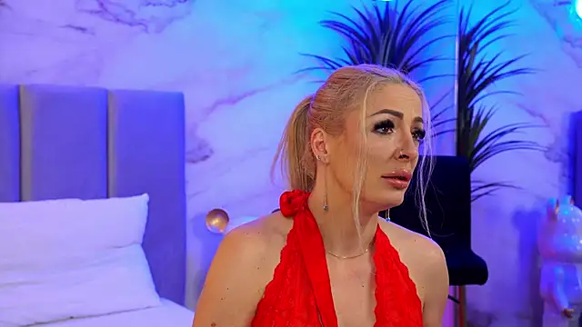 Snapshot of Izabellle02 chatting on 03.16.26 Izabellle02 online show from 03.16.26