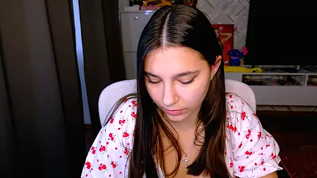 Snapshot of Arianna_Grend chatting on 10.21.25 Arianna Grend online show from 10.21.25