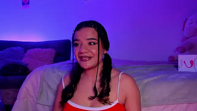 Snapshot of Shophie_thoopson chatting on 03.28.26 Shophie thoopson online show from 03.28.26