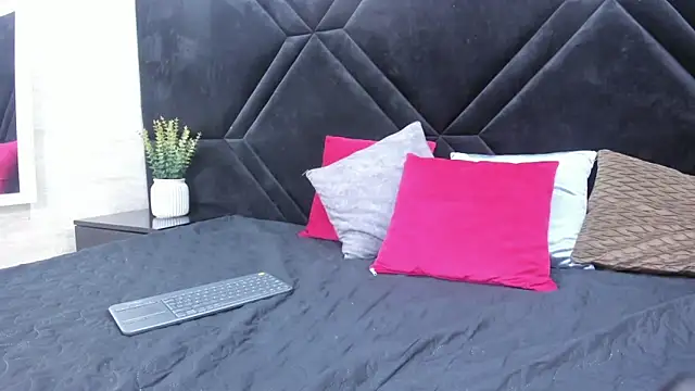 Dantzel  online show from 03.14.26