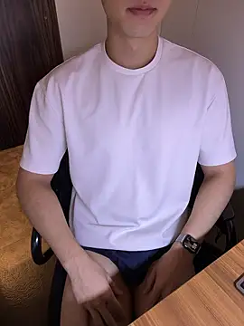 Snapshot of gochu1004 chatting on 10.21.25 gochu1004 online show from 10.21.25