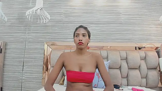Snapshot of ikia_lopez_ chatting on 07.18.26 ikia lopez online show from 07.18.26