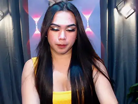 urlovelysandra online show from 10.27.25