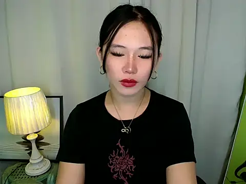 Snapshot of Ricaliciuos chatting on 05.30.26 Ricaliciuos online show from 05.30.26