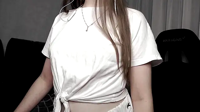 cute elfy  online show from 10.14.25